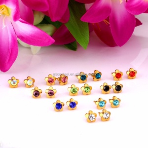 Boucles d'oreilles clous en acier inoxydable Lune et Étoile avec pierres de zircon colorées et cristaux - Product Image 1