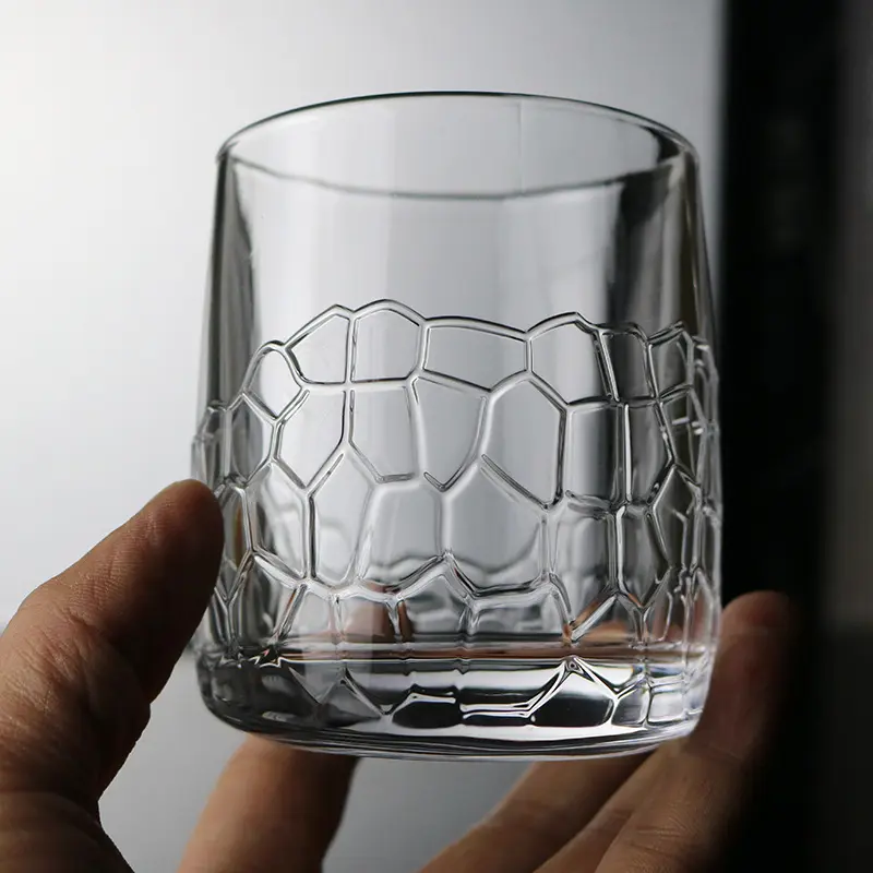 ヨーロッパの角度付きウイスキーガラスクリエイティブパーソナリティハニカムスタイルガラス
