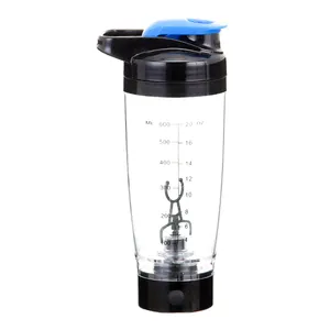 600ml-700ml toptan Bpa ücretsiz taşınabilir Protein tozu elektrikli Shaker şişe mikser pil ve şarj edilebilir plastik şişe