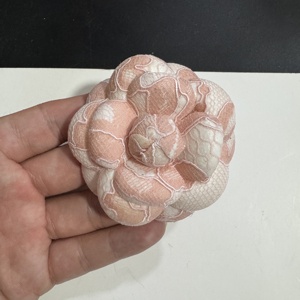 Nuevo Broche de Aleación de Alta Gama de 6.6cm con Diseño de <span class=keywords><strong>Camelia</strong></span> y Encaje Tweed para Mujer y Adolescente, con Baño de Plata - Product Image 6