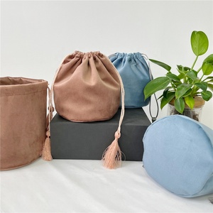 Chuanghua Eco Friendly Luxury Velvet <b>Dust</b> <b>Bag</b> <b>Dust</b> <b>Bags</b> Custom Packaging <b>Bag</b> Velvet Round Pouch With Tassel - Product Image 5