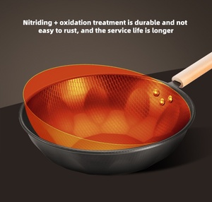 <span class=keywords><strong>Casserole</strong></span> en fer antiadhésive de 3L pour cuisinière à gaz, sans revêtement, avec poignée en bois, isolation thermique et protection anti-brûlure, pour la production en série - Product Image 2