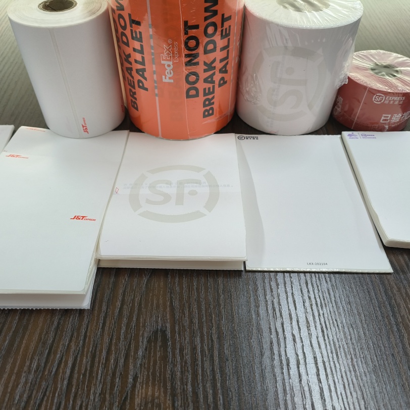 Pre-printed Logistics Tracking Thermal Labels 100x150 Courier Bill Self Adhesive Label Eco Friendly Packaging Labels Sticker