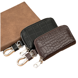 เคสกุญแจรถแฟชั่นสำหรับผู้ชาย น้ำหนักเบา พกพาสะดวก ลายจระเข้สไตล์ยุโรปอเมริกัน วัสดุ PU - Product Image 1