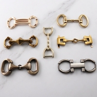 Boucles en alliage de zinc plaqué or avec logo personnalisé, style mors de cheval et chaîne de chaussure, pour mocassins, sacs à main et sandales, vente en gros usine OEM