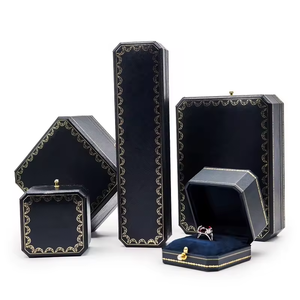 Boîte d'emballage pour diffuseur de roseaux, écologique, haut de gamme, portable, noire, rigide, avec couvercle et base, personnalisable, recyclable, avec logo doré et doublure en éponge - Product Image 1