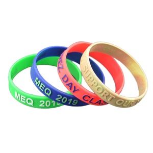 Bracelet promotionnel personnalisé avec logo, en silicone, procédé de gaufrage, respectueux de l'environnement - Product Image 1