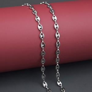 Collar de Acero Inoxidable Personalizado de Alta Calidad con Diseño Mini de Colgantes de Nariz de Cerdo y Cadena de Granos de Café - Product Image 2