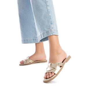 Sandalias Planas para Mujer Refresh, Doradas Metálicas con Tiras Cruzadas, Estilo Slip-On, Zapatos de Verano - Product Image 4