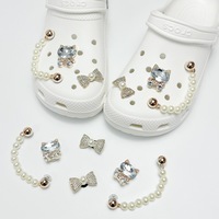 Nouveauté Tendance : Breloques de Luxe en Résine Diamantée Bling Bling pour Sabots Crocs – Accessoires de Mode avec Nœud Papillon