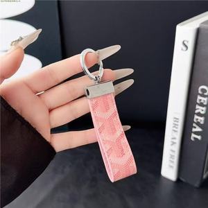 Hip-hop marque voiture porte-clés <span class=keywords><strong>cintre</strong></span> créatif cuir corde <span class=keywords><strong>taille</strong></span> accessoire clé décoration anneau modèle universel - Product Image 5