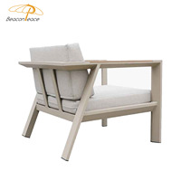 Allwetter-Aluminium-Gartensofas Outdoor-Möbel Hotel-Innenhof-Balkon 5-Sitzer Komfortables Terrassen-Sofa-Set mit Teak-Dekor