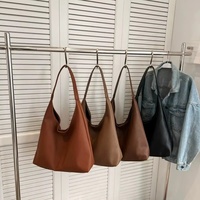 맞춤 로고 고급 블랙 소프트 가죽 슬라우치 프렌치 빈티지 레트로 통근 메신저 숄더 여성 호보백