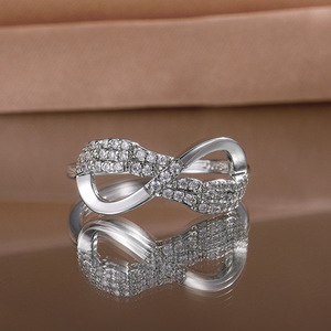 Anello a Fiocco da Donna, Moda Minimalista con Zirconi, Aperto e Regolabile, Elegante per Uso Quotidiano, Gioiello Statement - Product Image 1