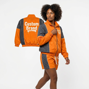 Ensemble de survêtement personnalisé orange et gris avec blocs de couleur, veste zippée à manches longues et short avec poches, style sportif pour adulte, collection printemps - Product Image 2