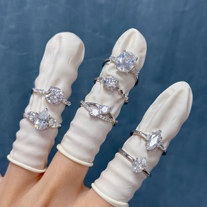 Bague Moissanite en argent sterling 925 Bague de fiançailles en plaqué rhodium D VVS à 3 pierres coupe poire avec certificat GRA - Product Image 4