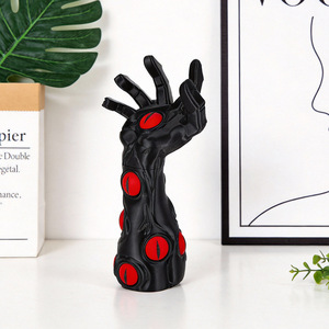 Supporto per auricolari con modello di mano stampato in 3D, 10,04 pollici, nero con accenti rossi, accessorio da scrivania per l'uso con computer. - Product Image 2