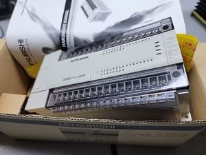 Controlador Lógico Programable PLC Serie FX2N FX2N-48MR-ES/UL - Product Image 1