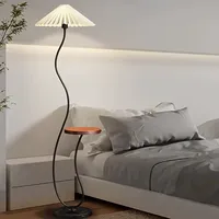 Décoration d'intérieur, table d'appoint pour le salon, table à thé et lampe de chevet plissée, lampe sur pied crème
