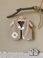 Gilet en polaire pour bébés filles, automne-hiver, broderie florale 3D, sans manches, avec boucle en corne de vache, pour tout-petits, chaud