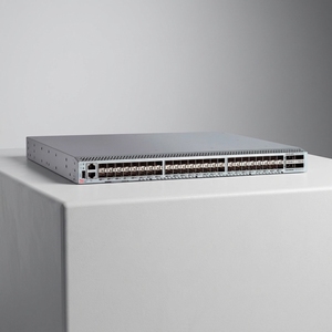 Commutateur SAN Brocade G720 reconditionné 24 ports 32 Gb, original, d'occasion, livraison rapide, commutateur réseau - Product Image 1