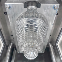 Machine de soufflage de bouteilles en plastique PET semi-automatique de haute qualité, machine de fabrication de bouteilles en plastique d'eau de 5 gallons (20 litres)