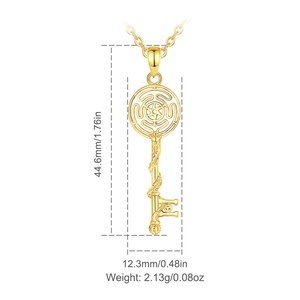 Vente en gros de bijoux tendance en argent sterling 925 plaqué or 18 carats avec pendentif clé de la roue Hécate pour femmes - Product Image 2