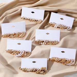 Nouvel ensemble de boucles d'oreilles créoles en acrylique plaqué or avec perles et papillons pour femmes, bijoux en métal ajouré - Product Image 6