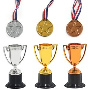 Mini Trofeos de Plástico en Oferta, Copas de Premio con Baño de Oro, Trofeos en Blanco para Personalizar con Logotipo y Diseño, Trofeos de Plástico - Product Image 5