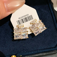 Boucles d'oreilles clips tendance pour femme, en laiton, avec zircon carré brillant, en forme de flacon de parfum, haut de gamme, sans perçage, vente chaude