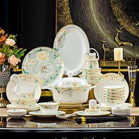 Nouveau ensemble de vaisselle en porcelaine osseuse de style chinois bol et assiette de grande valeur pour le dîner cadeau de ménage avec motif floral