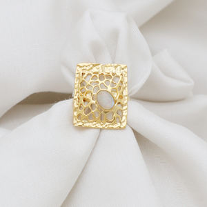 Bague en argent Sterling 925 faite à la main de haute qualité à la mode 18K plaqué or naturel arc-en-ciel pierre de lune bague empilable pour les mariages - Product Image 2