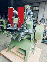 Machine à riveter automatique à double tête et à double œillet certifiée CE pour presse-papiers et dossiers à bon prix