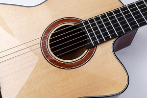 Guitarra Electroclásica SMIGER Profesional, Cuerpo de Madera Maciza, Cuerdas de Nailon - Product Image 6