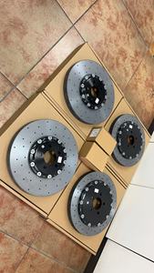 Kit de freinage en céramique carbone Akebono de haute performance pour A8 Quattroporte RS7 avec 10 pistons 20 pouces+ - Product Image 2