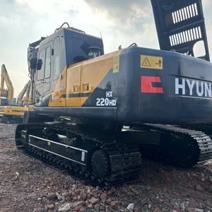 Excavatrice Hyundai 220 d'occasion, moteur d'origine, bon état de marche, à bas prix - Product Image 3
