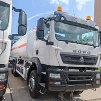 Nouveau Camion-citerne diesel HOWO 6x4 371HP 3000L en acier, conduite à gauche, pour le transport de produits chimiques/liquides pétroliers - Vente Flash