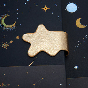 สร้างสรรค์กระดาษแข็งสีดำสดใสเต็มไปด้วยดวงดาวบนท้องฟ้ากระดาษสีดำภายในหน้า <span class=keywords><strong>Diy</strong></span> กราฟฟิตีโน๊ตบุ๊คหัวเข็มขัดแม่เหล็กไดอารี่โน๊ตบุ๊ค - Product Image 5