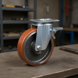 Roue avec noyau en fonte, support pivotant, série lourde avec frein - Product Image 3