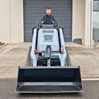 Chargeuse compacte sur chenilles V2000, capacité de 1500 kg, moteur diesel Kubota, norme EPA Euro 5, avec accessoires