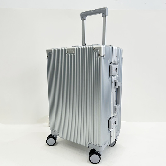 Factory Sales Hard Side Luggage PC Cases with Sipnner Wheels Aluminum Frame Suitcase with Multi-Color Options
