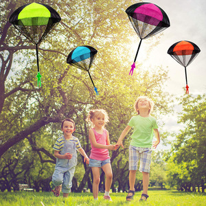 Paracaídas de Juguete de Plástico Barato HY Stock, Colores Unisex, Juguete para Lanzar al Aire Libre, Juguete Deportivo para Niños - Product Image 2