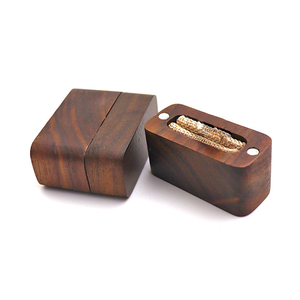 Boîte <span class=keywords><strong>de</strong></span> rangement en <span class=keywords><strong>bois</strong></span> <span class=keywords><strong>de</strong></span> noyer pour médiators <span class=keywords><strong>de</strong></span> <span class=keywords><strong>guitare</strong></span>, accessoires promotionnels DIY, vente en gros, personnalisable - Product Image 3