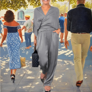 Ensemble décontracté 2 pièces pour femme : haut gris en satin à col en V et manches trois quarts, pantalon uni avec poches – Écologique, respirant, coupe classique - Product Image 2