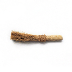 Brosse de nettoyage manuelle en bois avec poils en fibre de coco et manche pour la cuisine et l'usage domestique - Product Image 1
