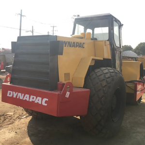 Offre Exclusive : Rouleau Vibratoire à Pneus Monocylindre Dynapac CA30d d'Occasion avec Moteur Cummins - Product Image 1