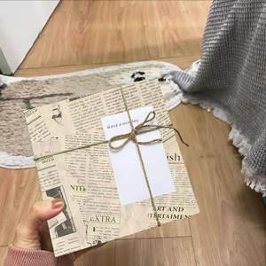 Carta da Imballaggio in Pelle Bovina Stile Giornale Inglese Retrò. La scelta ideale per confezioni regalo e floreali in stile artistico. Aggiunge una Forte Resistenza - Product Image 4