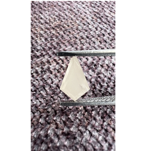 Diamant naturel de clarté I1, taille excellente, forme bouclier, couleur fantaisie avec éclat clair, pour bijoux faits main et designs haut de gamme - Product Image 2
