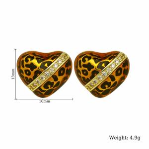 Boucles d'oreilles HE0130 hypoallergéniques plaquées or 18 carats, motif léopard royal, clous d'oreilles vintage nobles pour femmes, vente en gros de mode - Product Image 4