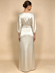 Robe longue élégante en satin, col rond, manches trois-quarts bouffantes, coupe fourreau ajustée, tenue de soirée avec ceinture, sur mesure - Product Image 3